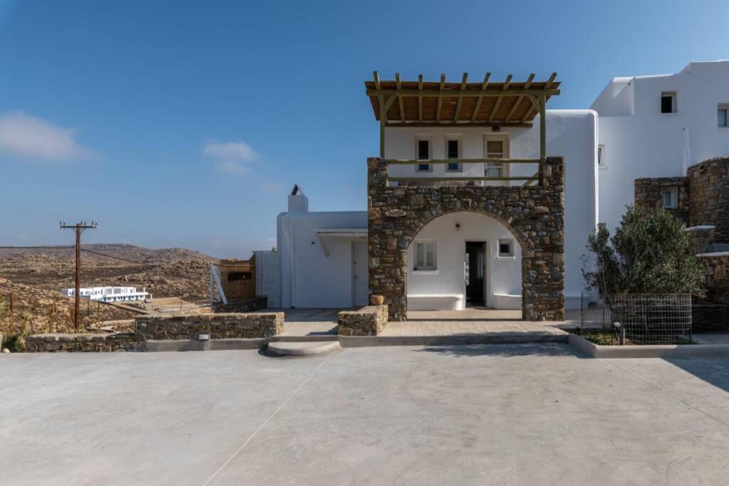 Ryakia Villa, 5 Min Away From Super Paradise Beach *