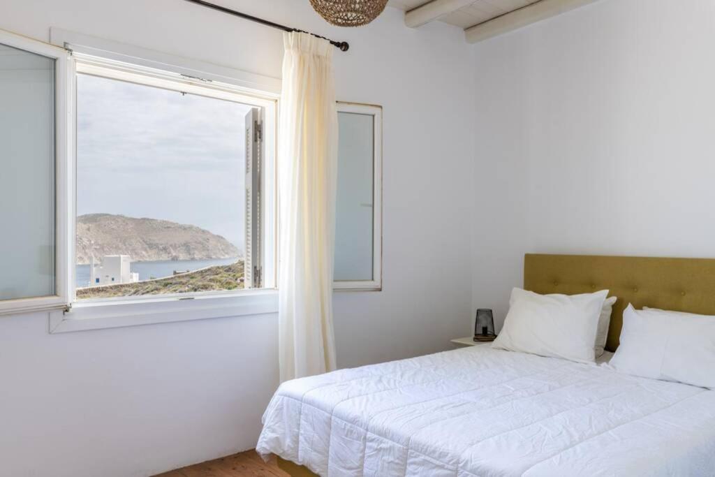 Ryakia Villa, 5 Min Away From Super Paradise Beach Villa *