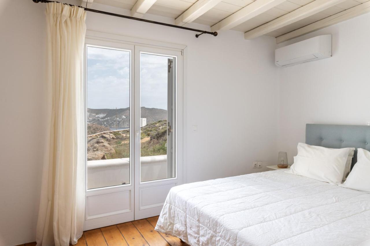Ryakia Villa, 5 Min Away From Super Paradise Beach Villa *