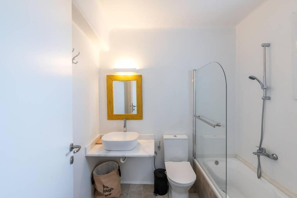 Ryakia Villa, 5 Min Away From Super Paradise Beach *
